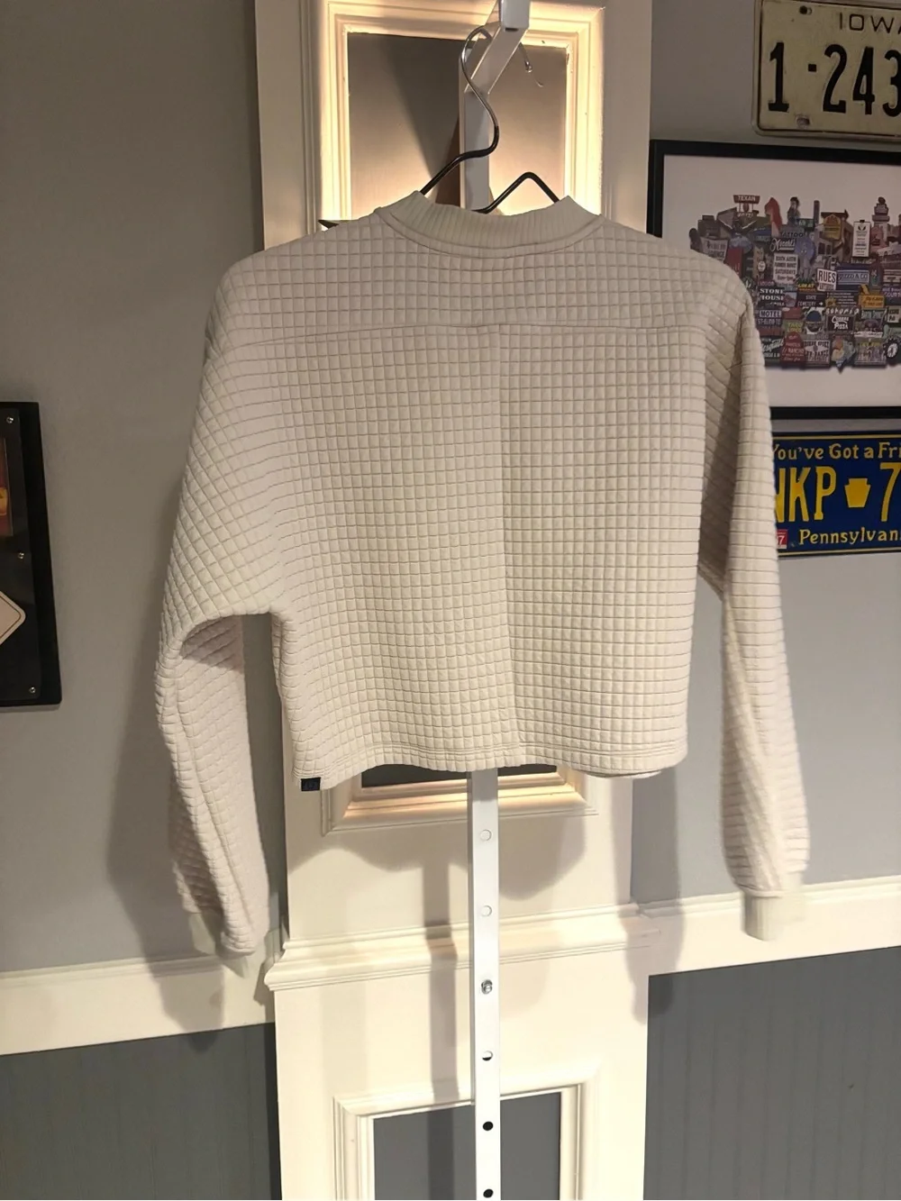 Lululemon LAB Textured Grid Cropped Pullover. DESIGNED FOR ON THE MOVE Size 6